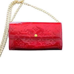 Authentic Louis Vuitton Red Vernis Sarah Wallet 😍